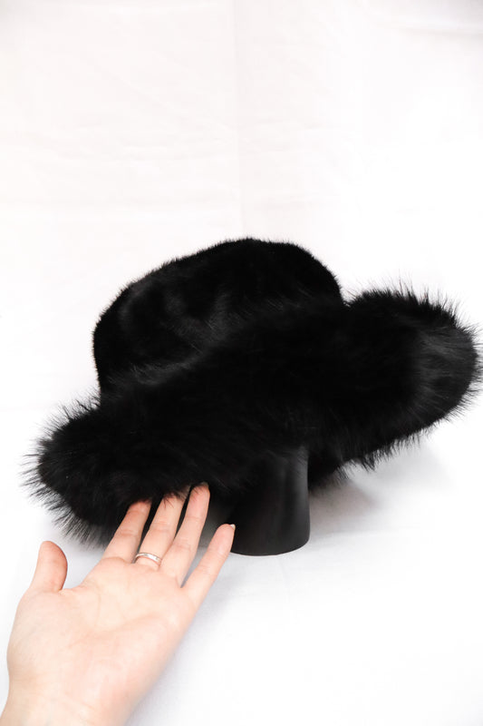 Pesquero de peluche (russian hat) negro