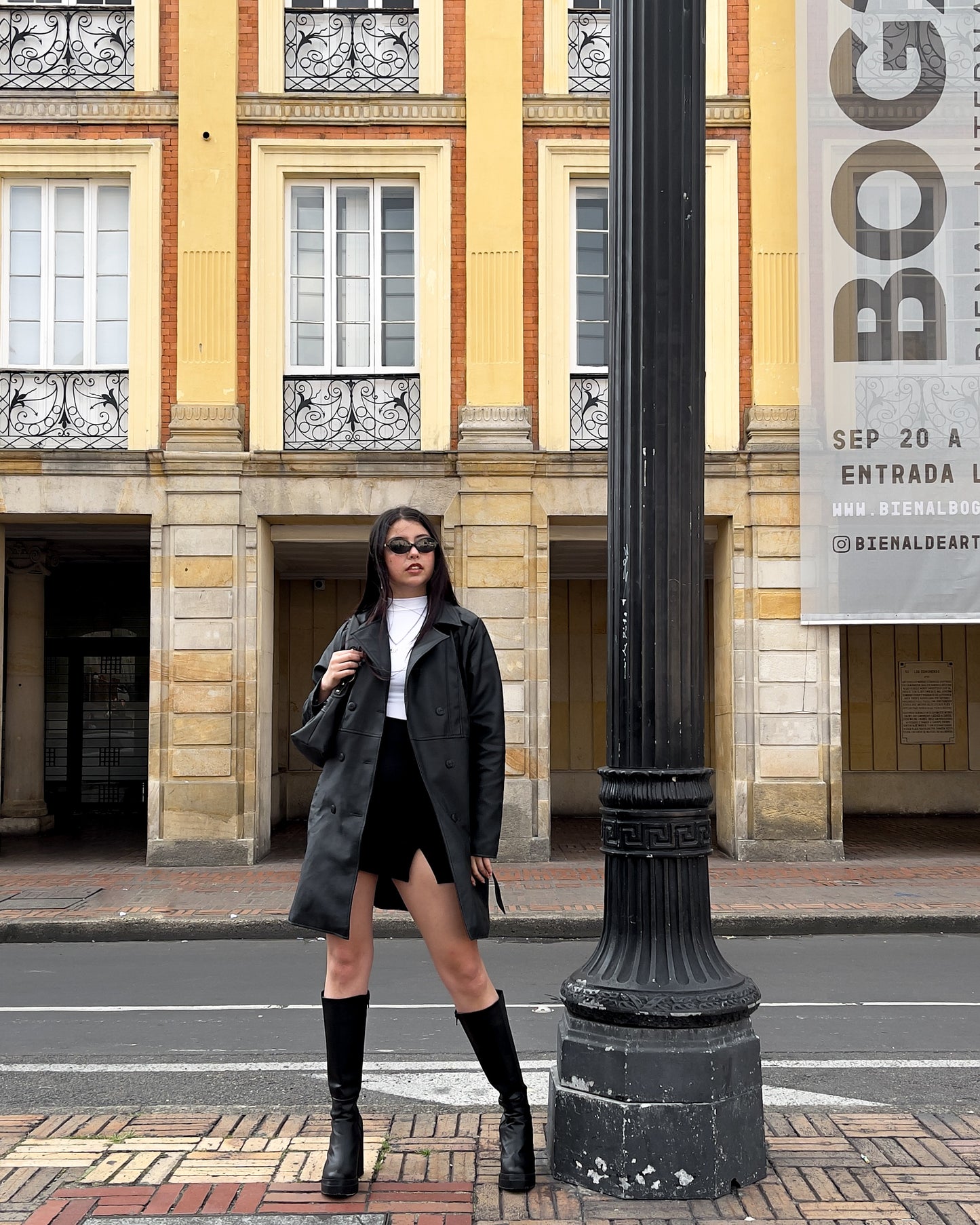 Gabán hot girl 007 negro