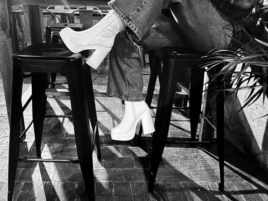 Botas Barbie altas blancas