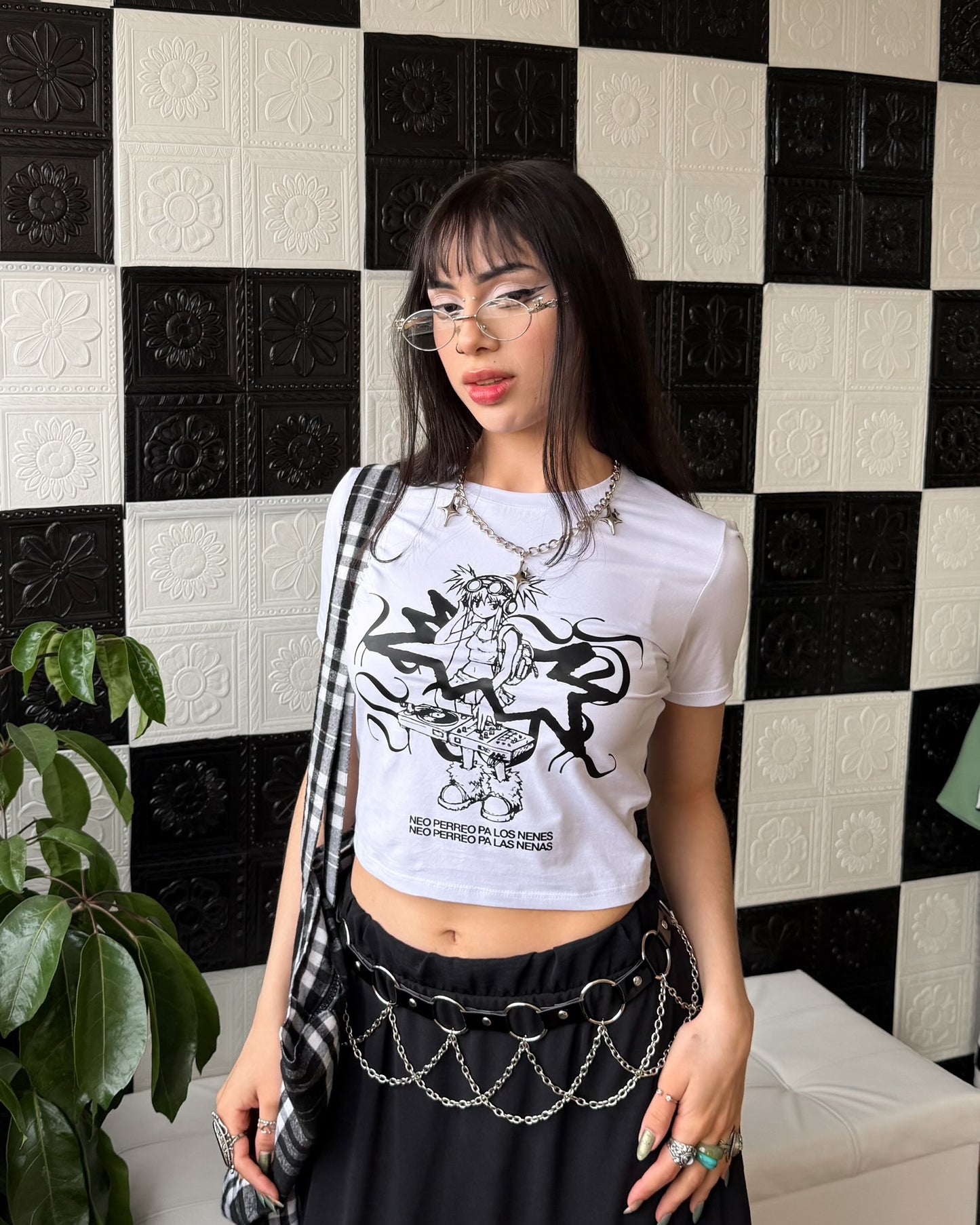 Baby tee 'neo perreo' 🖤