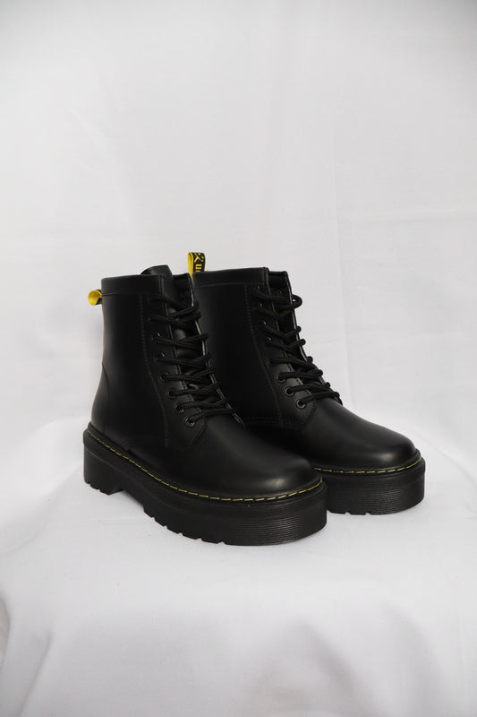 Botas estilo dc martens negras