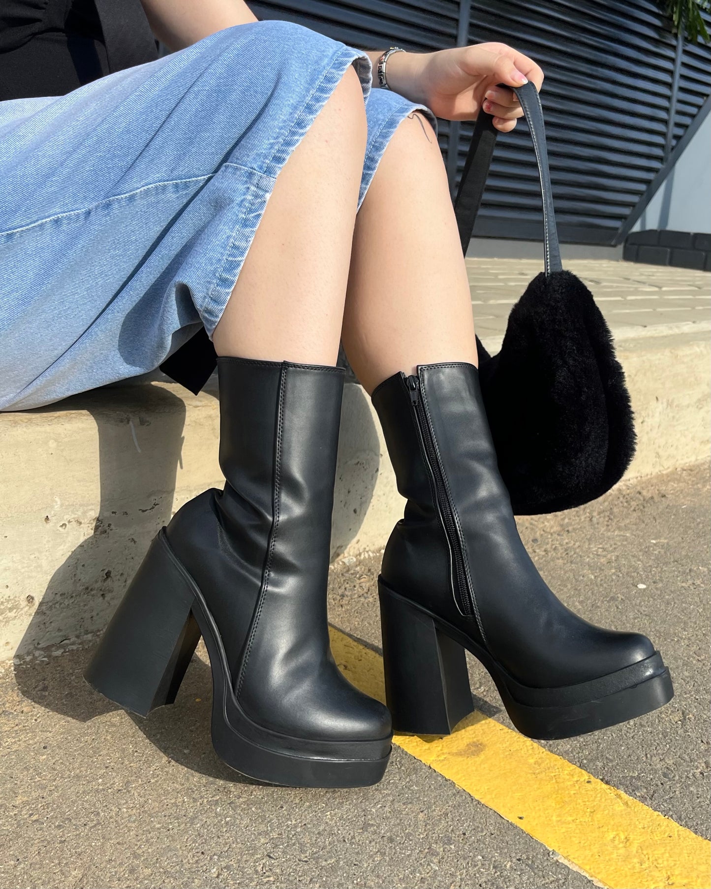 Botas Barbie altas negras