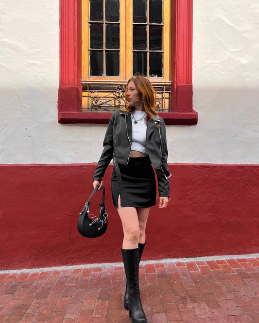 Falda Kate de abertura corta negra