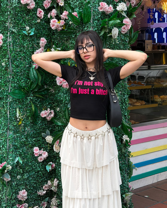 Baby tee 'Im not shy, Im just a b*tch' negra