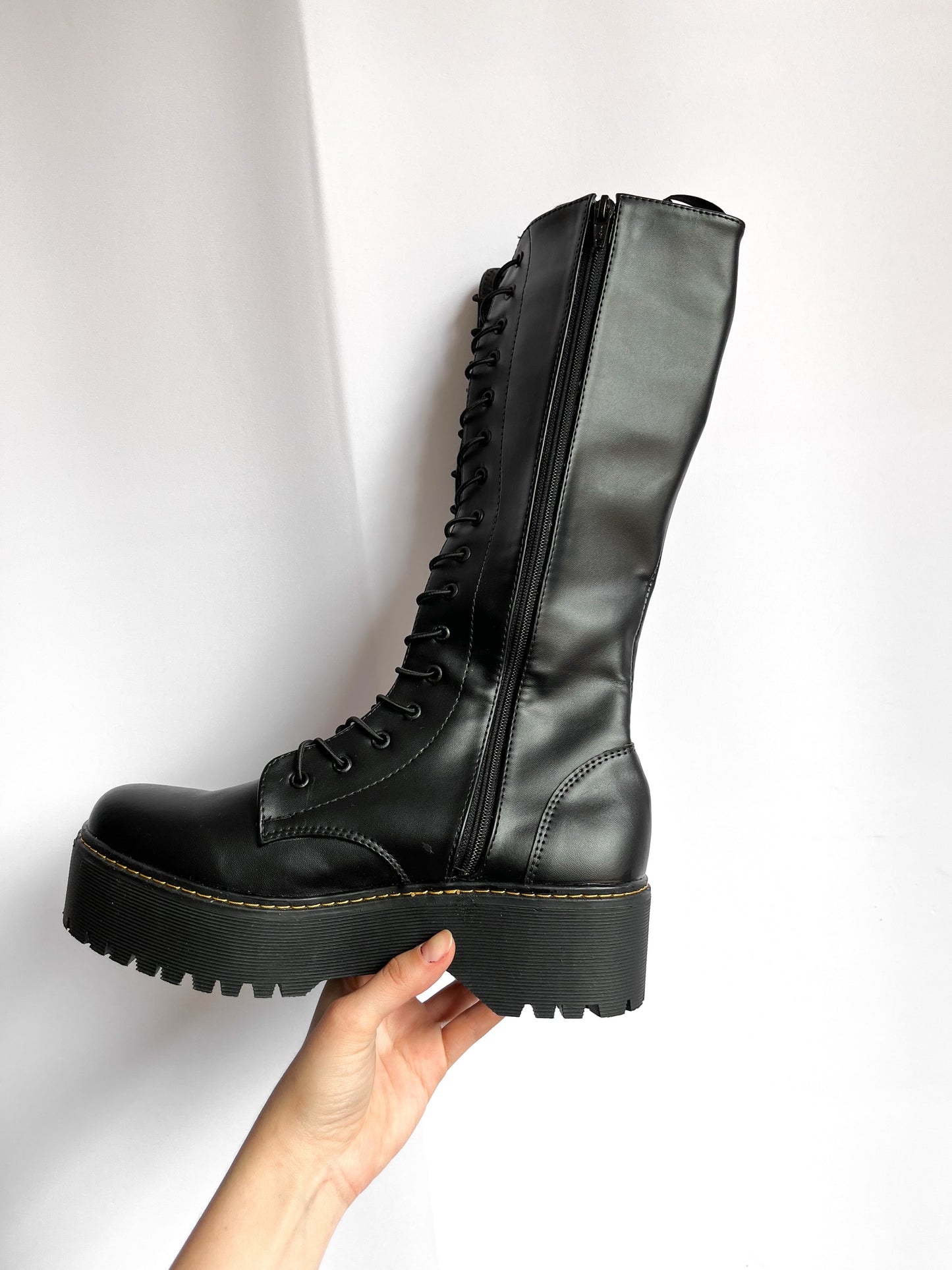 Botas largas estilo dc martens