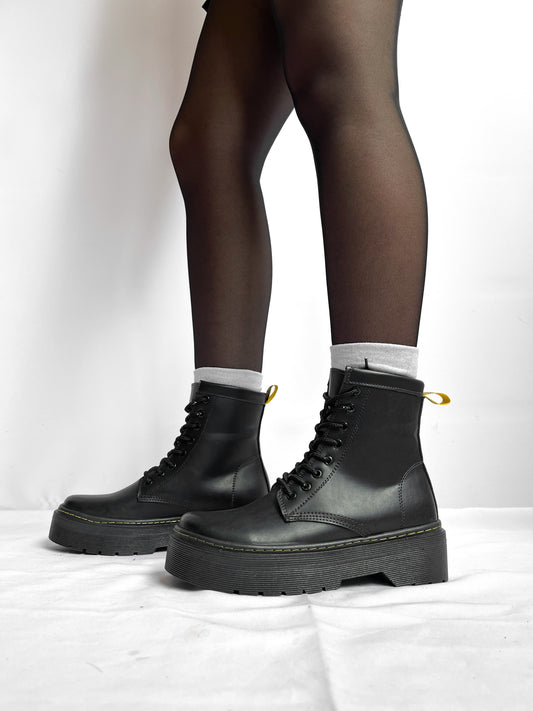 Botas estilo dc martens negras
