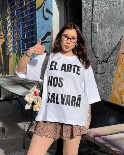 Camiseta ‘El arte nos salvará’ boxy