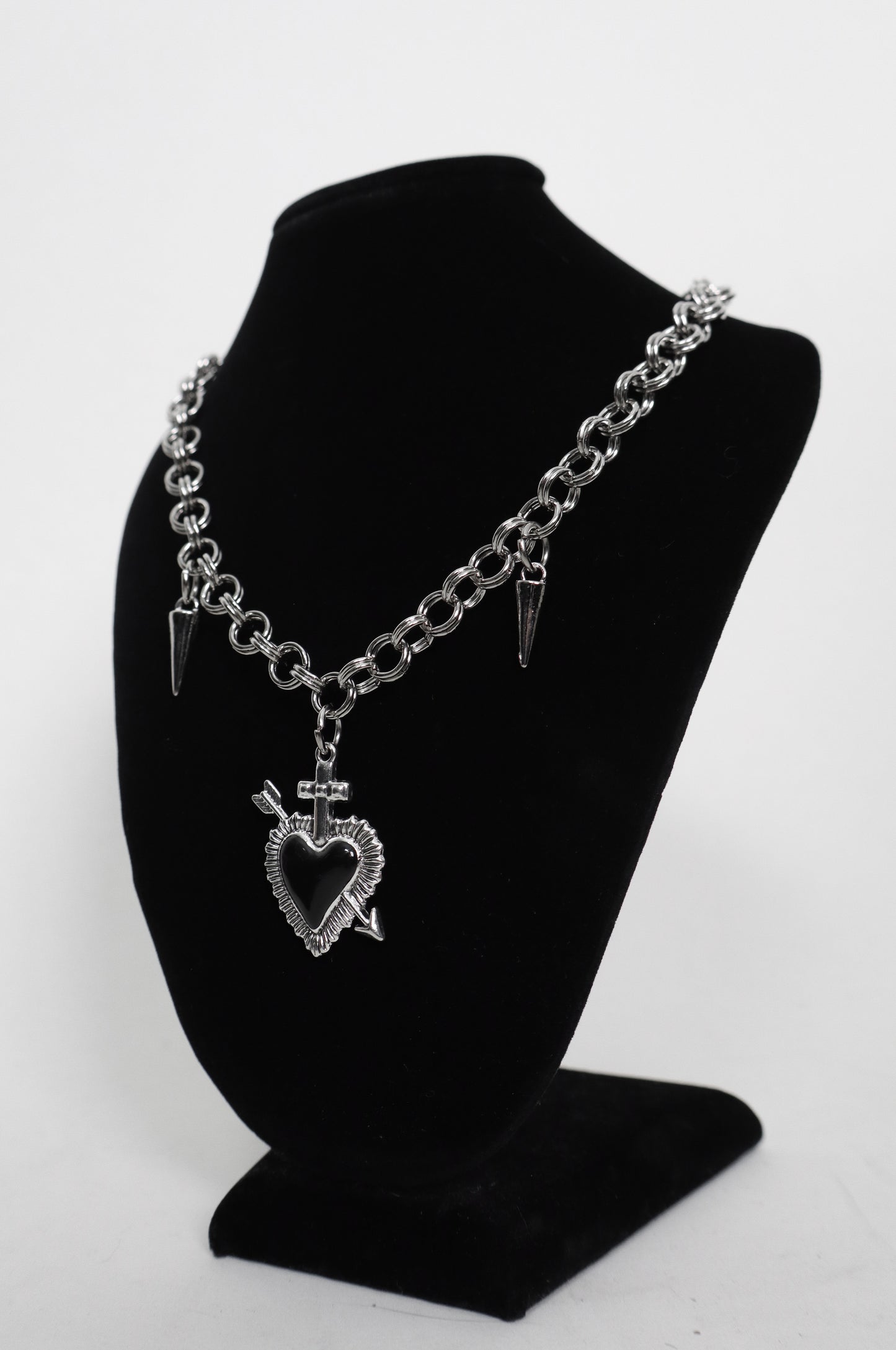 Collar de corazón Cupido negro