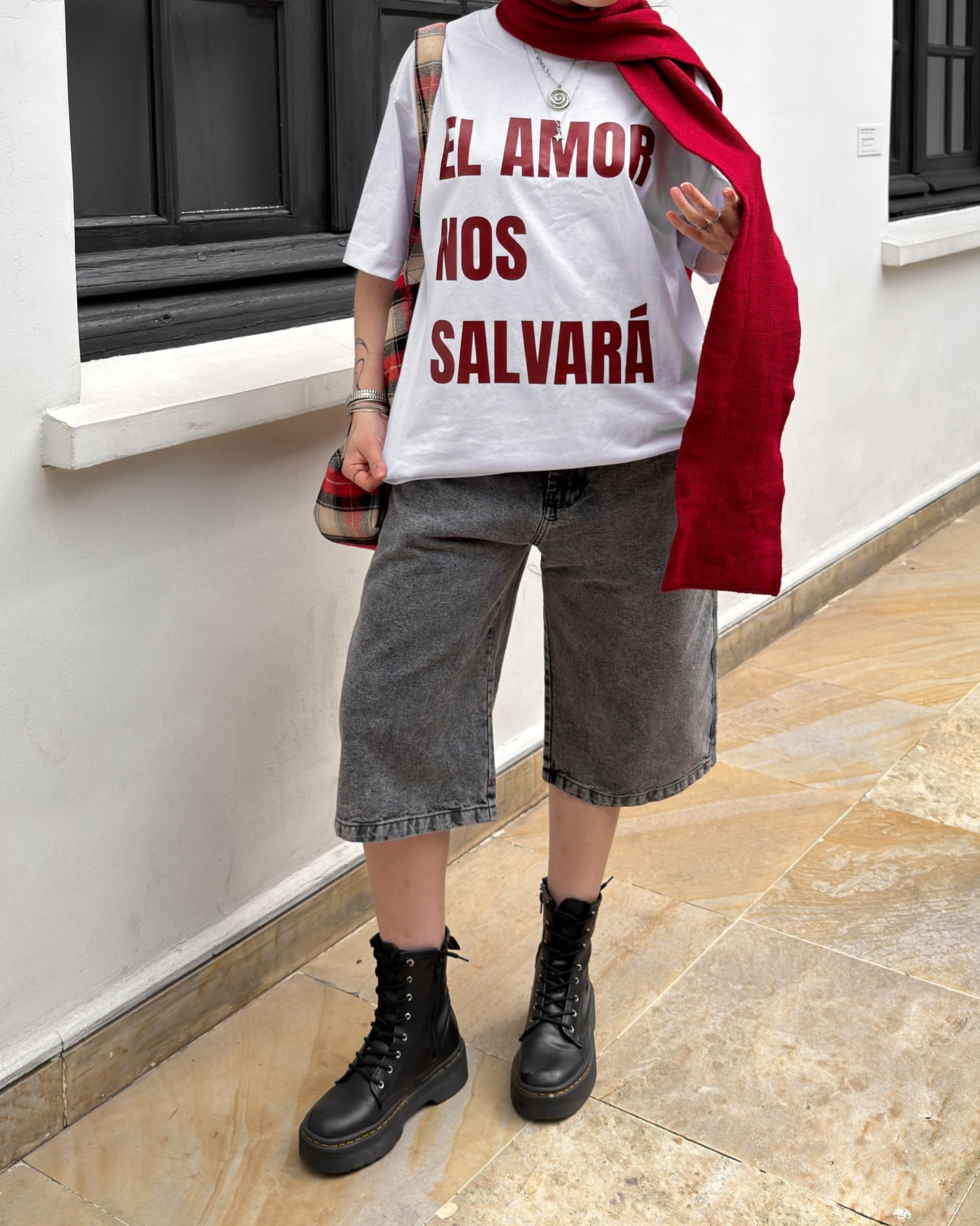 Camiseta ‘El amor nos salvará’ boxy