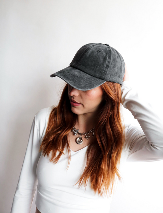 Gorra BASIC negra acid wash