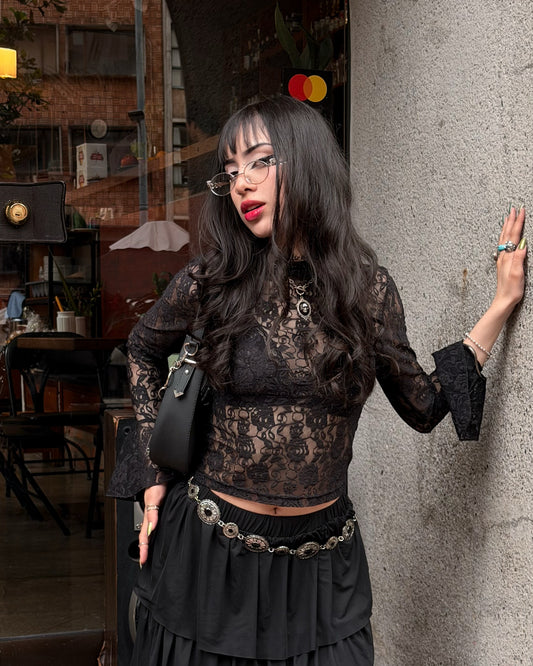 Blusa blonda negra