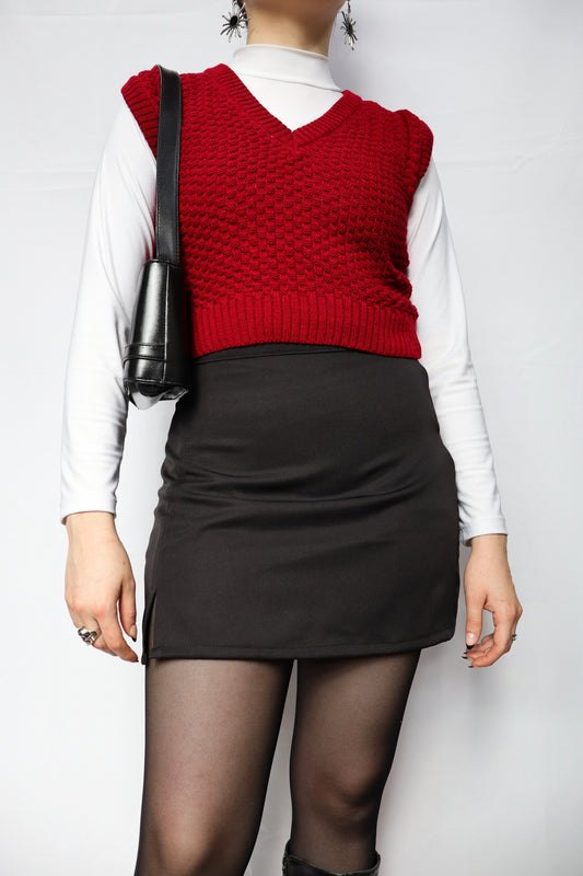 Chaleco crop cereza tejido