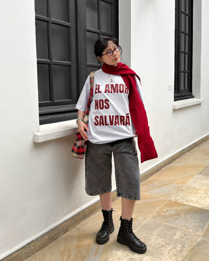 Camiseta ‘El amor nos salvará’ boxy