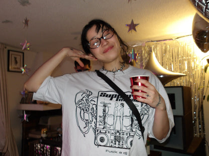 Camiseta ‘Support music, fvck a DJ’ boxy