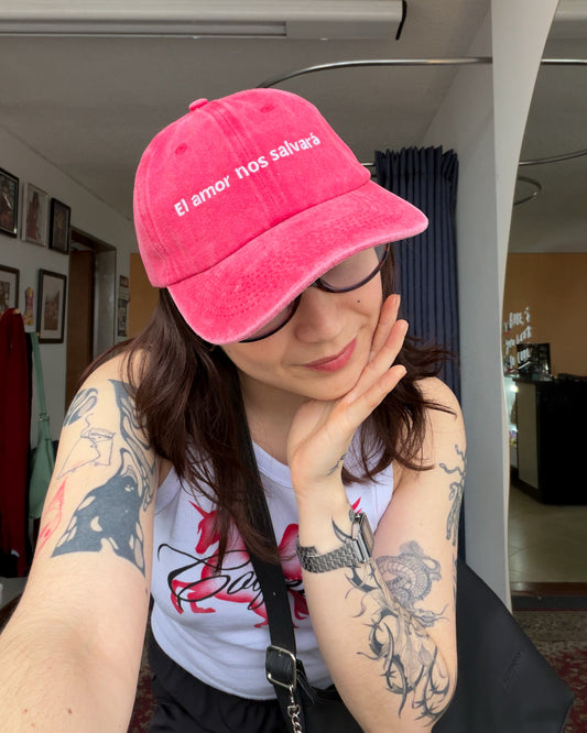 Gorra 'el amor nos salvará'