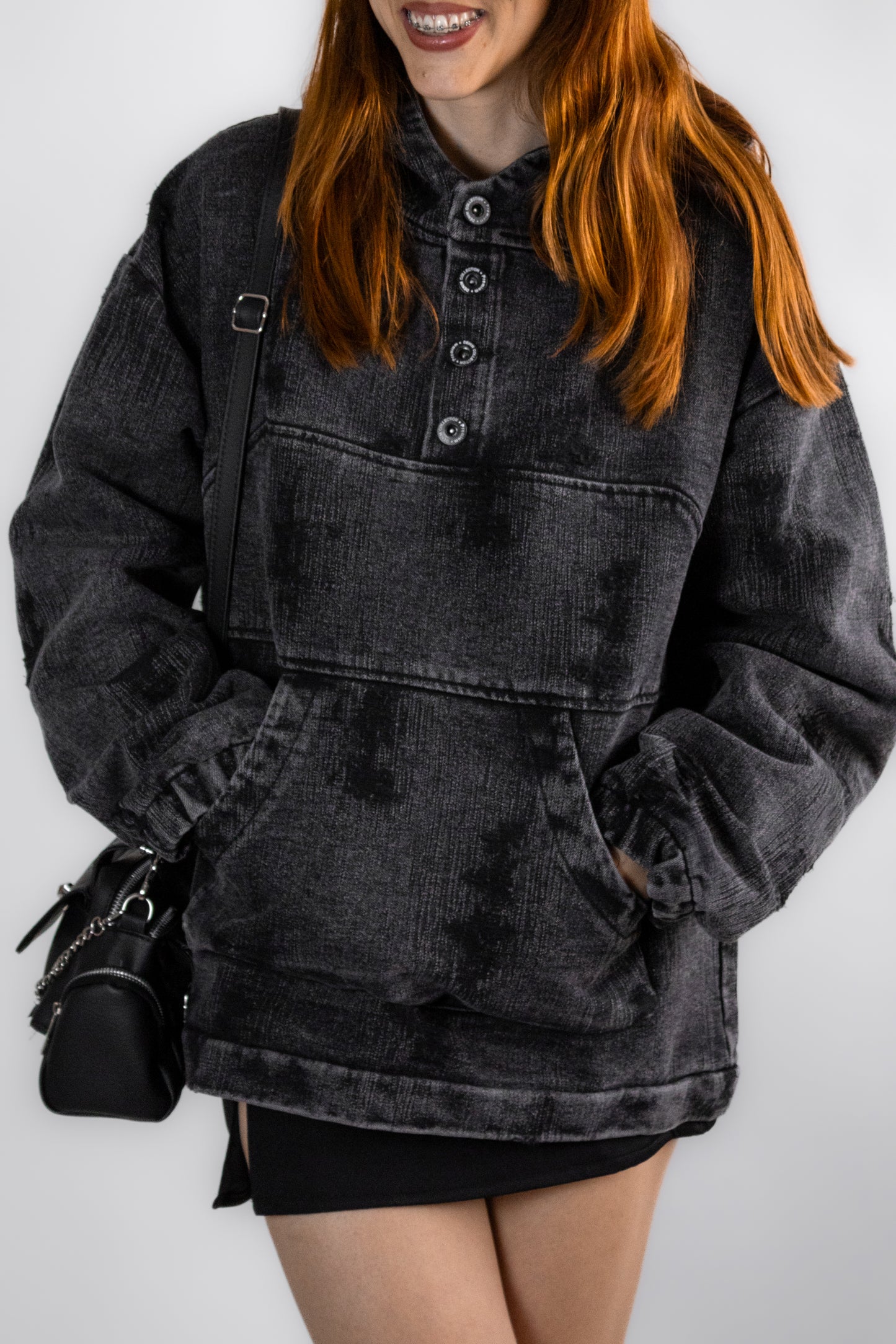 Hoodie HARD denim negro acid wash ⭑ EDICIÓN LIMITADA ⭑