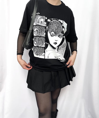 Camiseta negra de junji ito