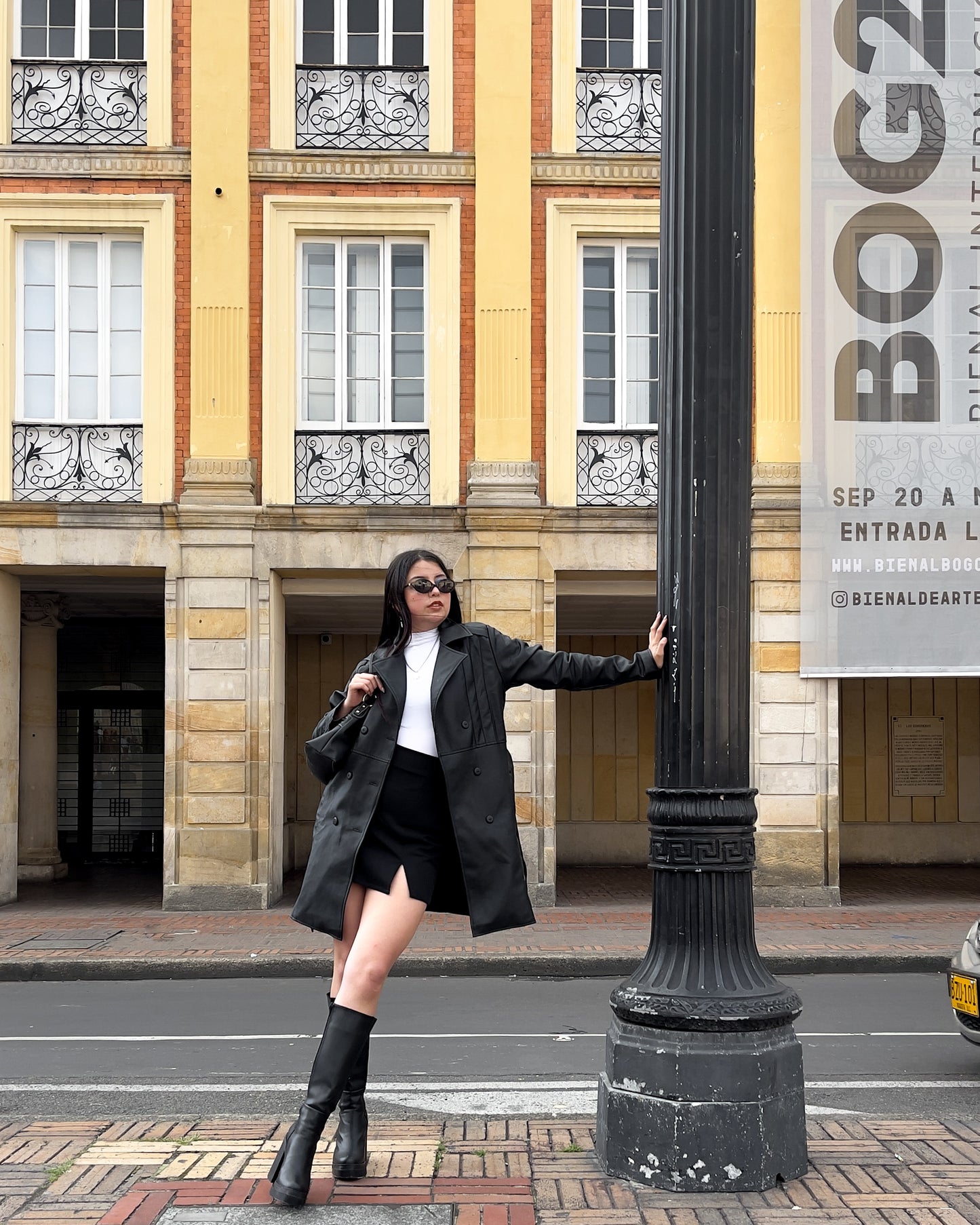 Gabán hot girl 007 negro