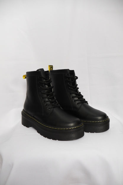 Botas dc martens negras