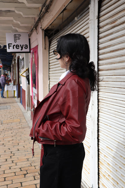 Chaqueta Arabella crop vino