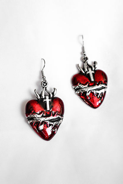 Aretes corazón de espinas rojo