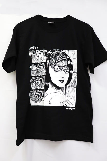 Camiseta negra de junji ito