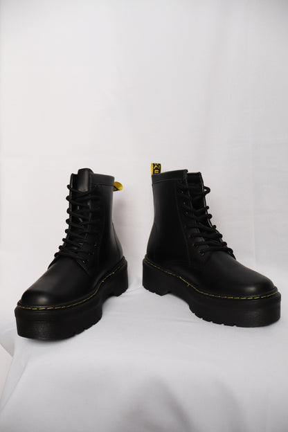 Botas dc martens negras