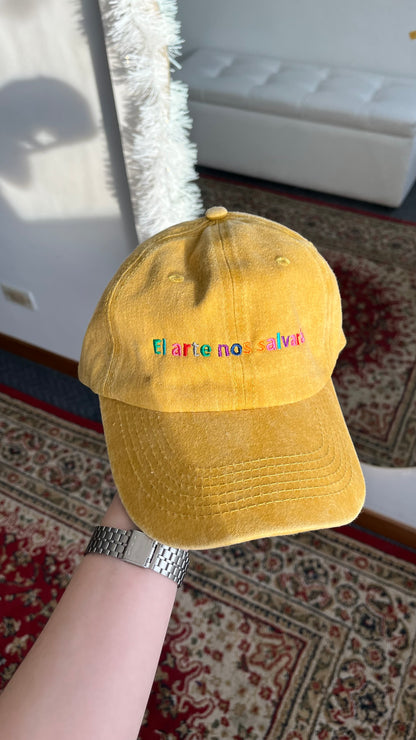 Gorra 'el arte nos salvará' amarilla