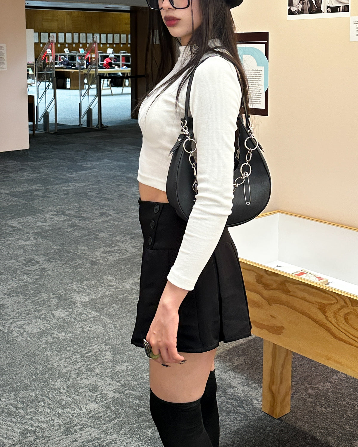 Falda pliegues Liv negra