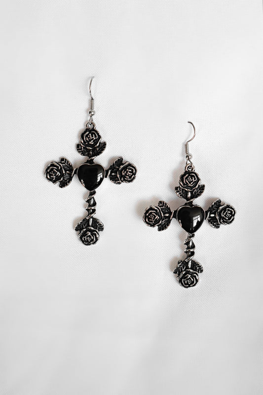 Aretes de cruz negra de rosas