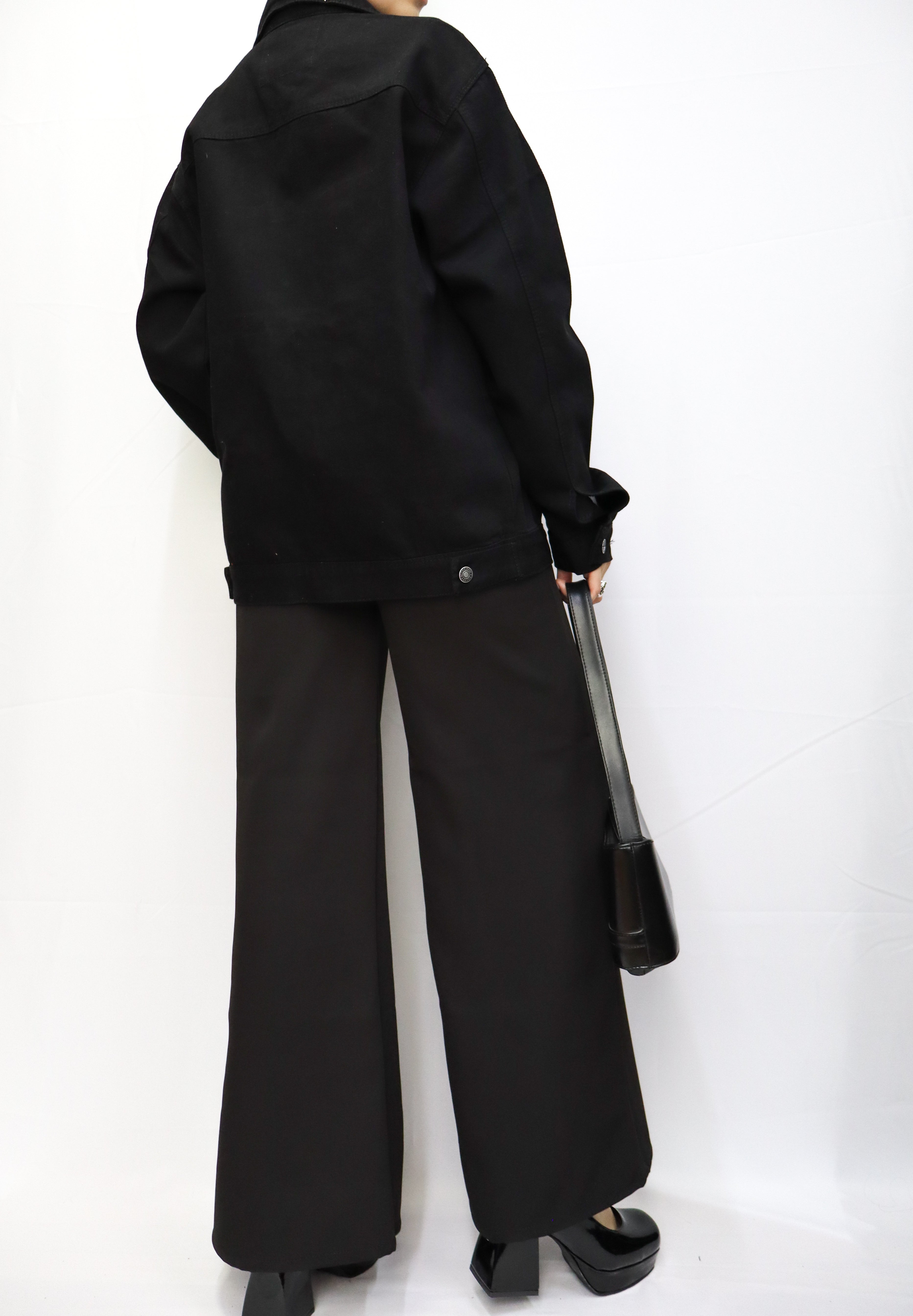Chaquetón clásico de jean negro