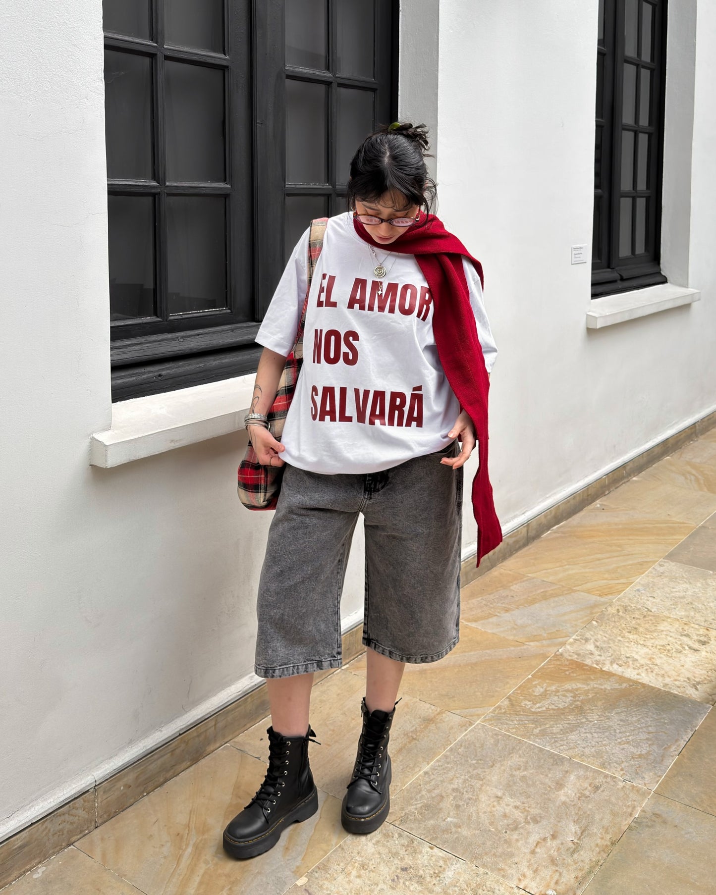 Camiseta ‘El amor nos salvará’ boxy