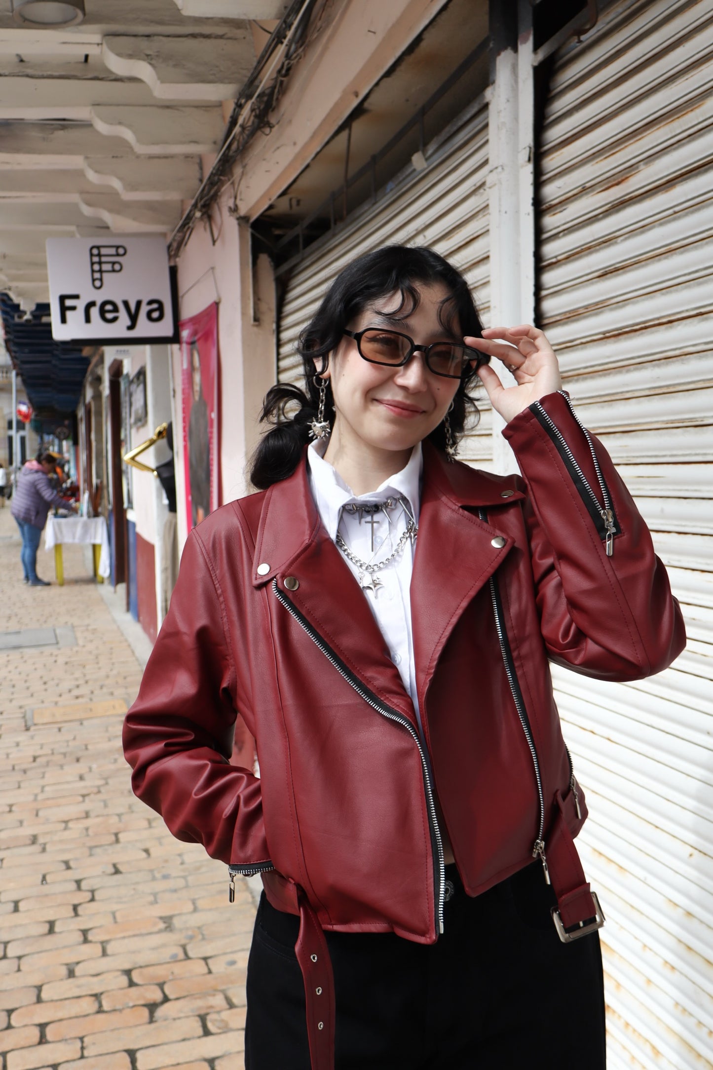 Chaqueta Arabella crop vino