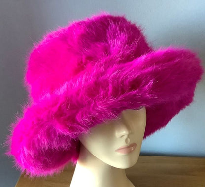 Pesquero de peluche fucsia (russian hat)