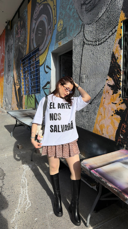 Camiseta ‘El arte nos salvará’ boxy