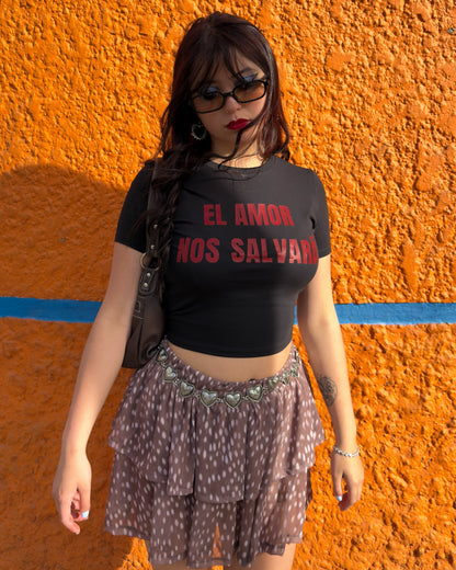 Baby tee 'El amor nos salvará' negra
