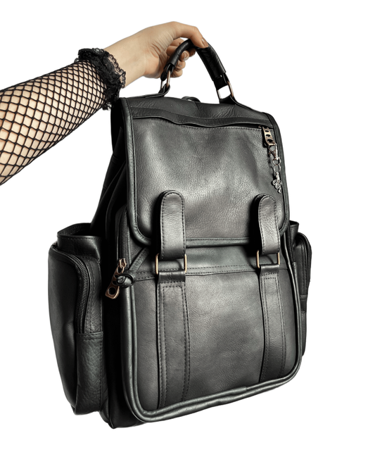 Súper mochila de cuero negra