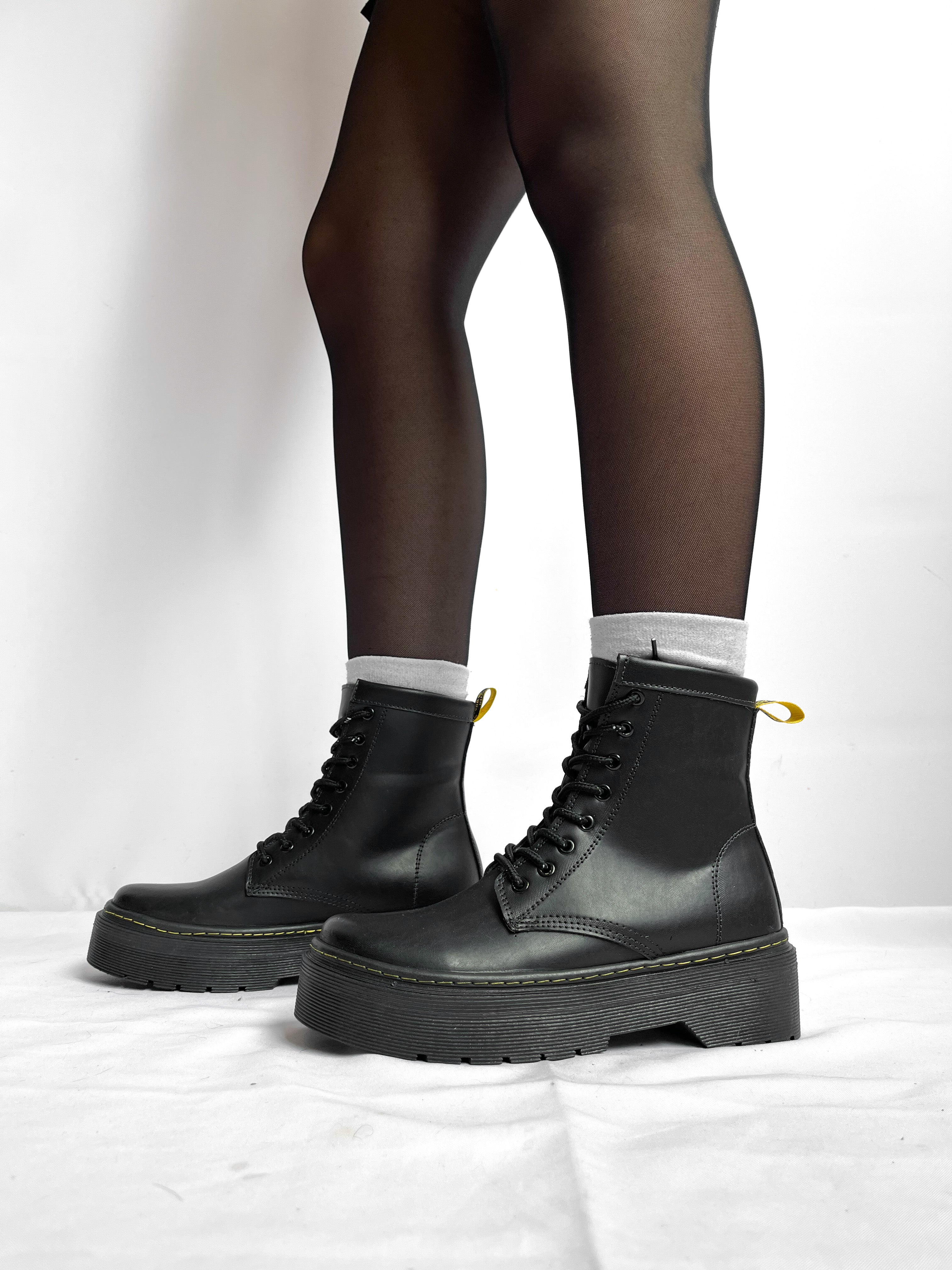 Botas estilo dc martens negras
